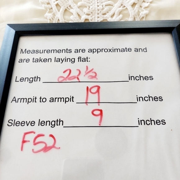 CHARLOTTE RUSSE Top Small Crochet Overlay Sheer - Picture 3 of 11